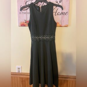 Dark green women’s dress. Size Small. Zipper back.